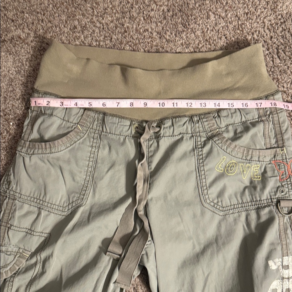 GAP Vintage Embroidered Olive Green Cargo Pants - Picture 12 of 13